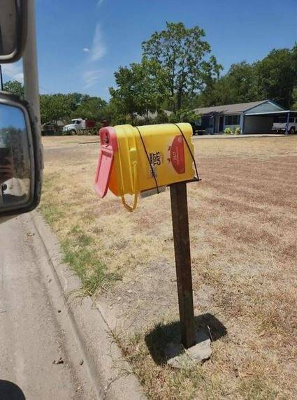 Attached picture Redneck Mailbox.JPG